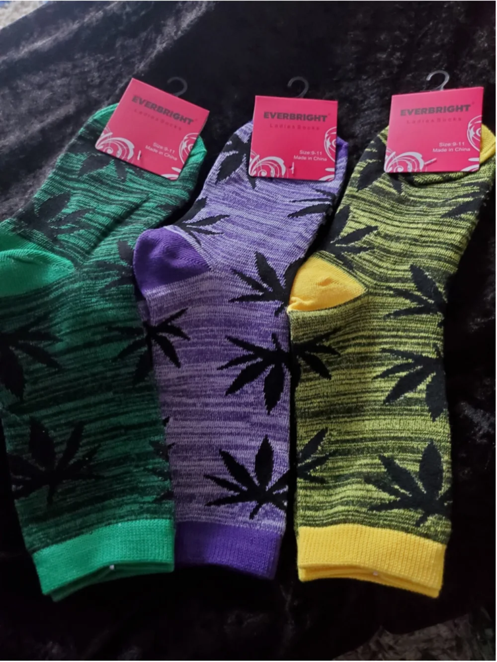 3 pair of Weed Leaf Unisex Multi-color Socks & 2 Weed Keychains Set. Crazzzyy🤪